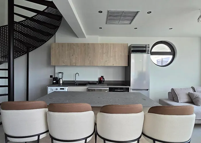 Trapezia Luxury Living קולימביה