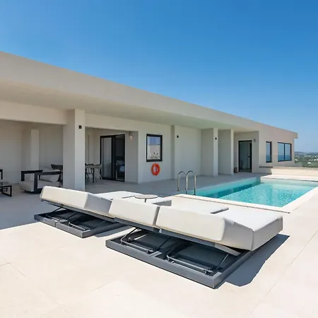 Trapezia Luxury Living *