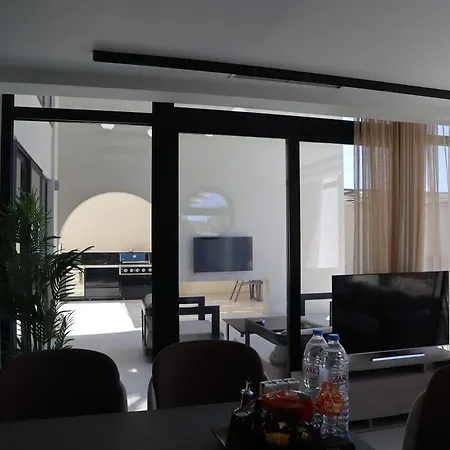 Trapezia Luxury Living קולימביה