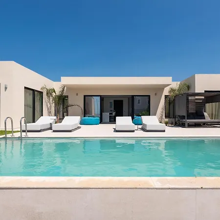 Trapezia Luxury Living Vila *