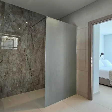 Trapezia Luxury Living וילה