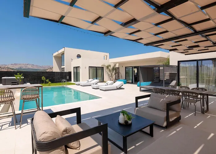 Villa Trapezia Luxury Living *