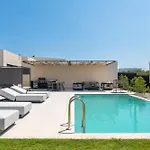Trapezia Luxury Living * Κολύμπια