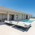 Trapezia Luxury Living *