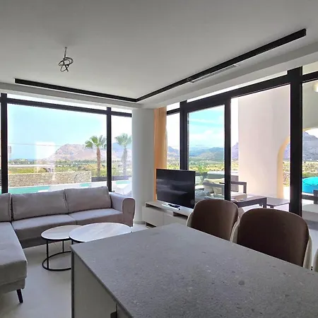 Trapezia Luxury Living Vila