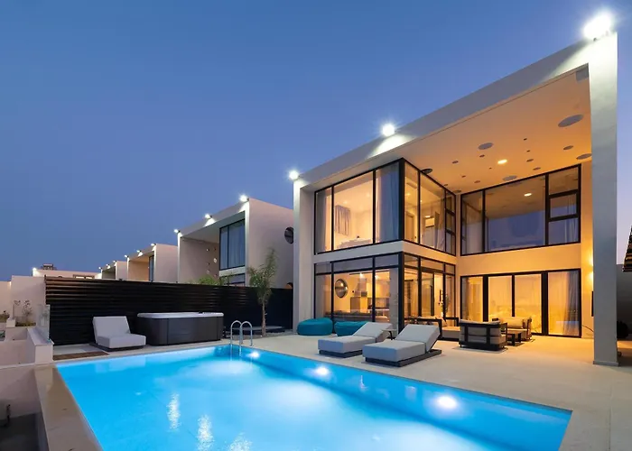 ヴィラ Trapezia Luxury Living *